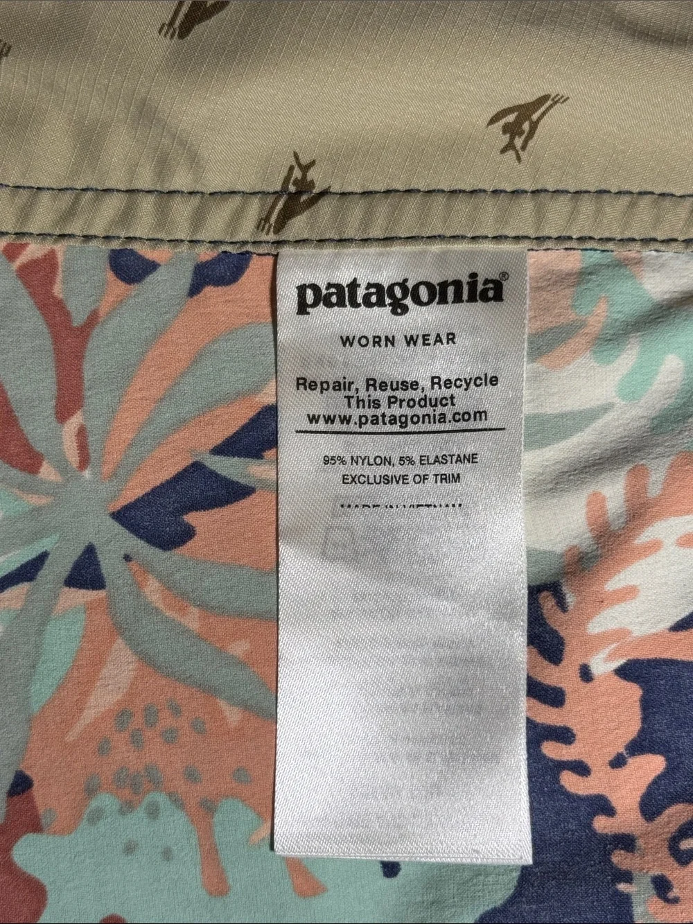 Patagonia Wavefarer Board Shorts Wild Waratah Celadon Men 36 Surf Swim
